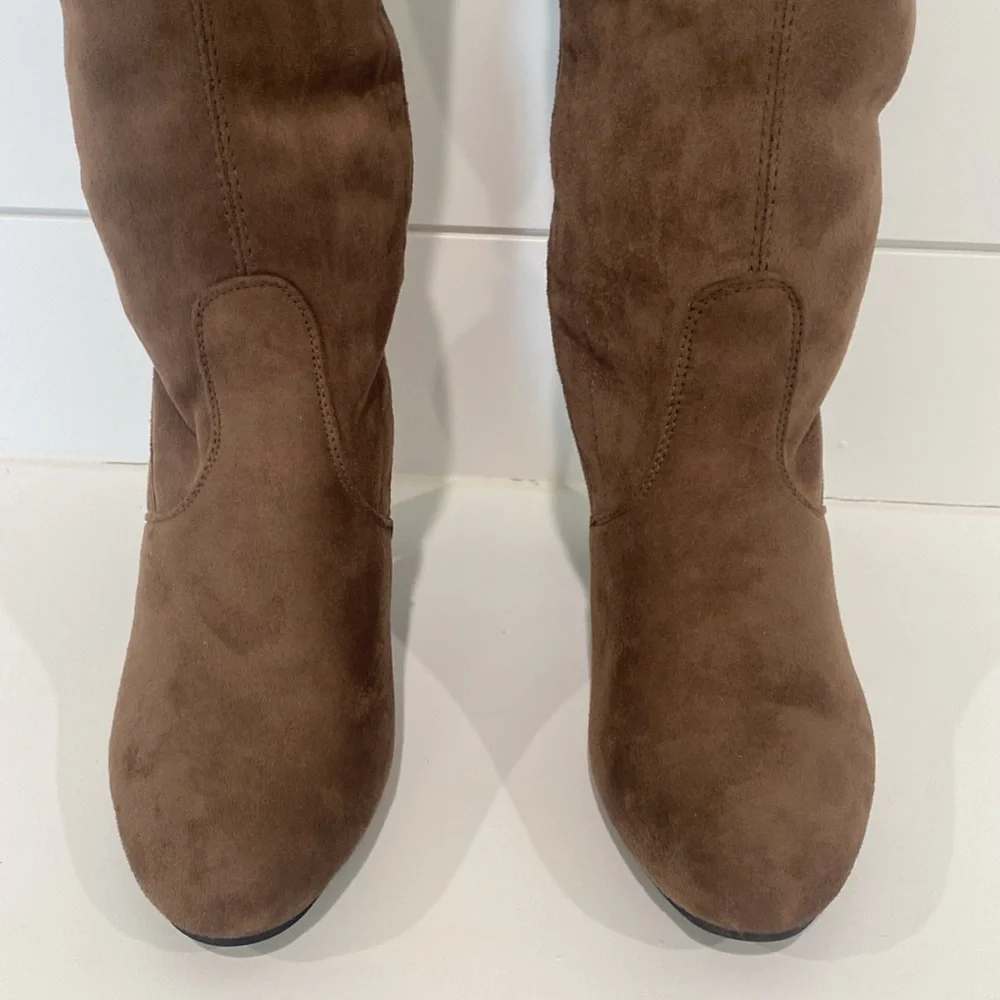 Top Moda Over The Knee Boot. Size 8M - Picture 4 of 9